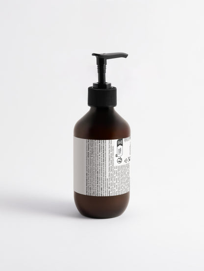 Natuurlijk. Zijdezacht Huidlichaamserum, Houtachtig Amber & Leer